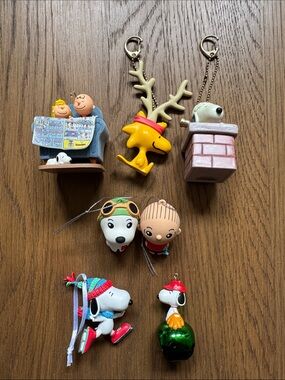 Peanuts/Snoopy Ornament and Keychain Collection